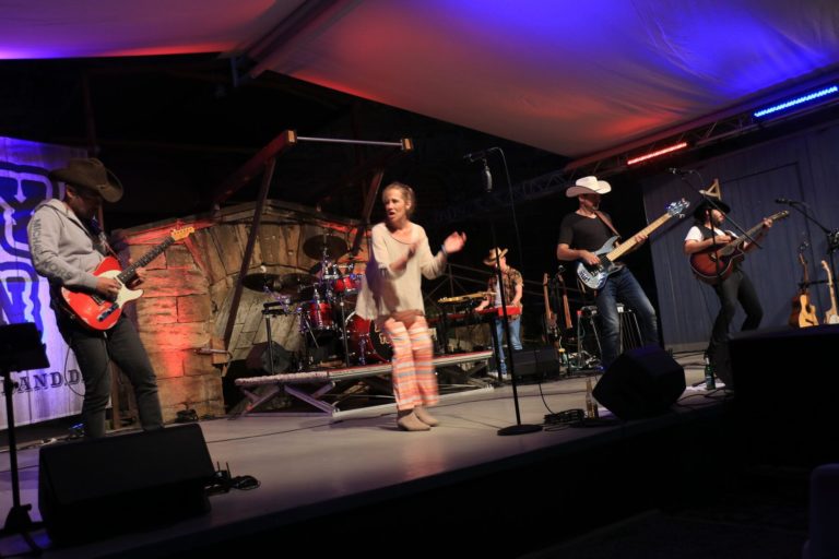 2022 | Daisy Town | Modern Country Music